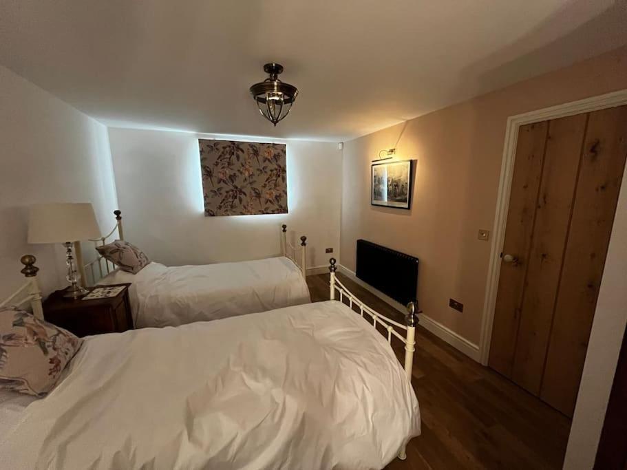 Byre - Farm Cottage On 9 Acre Equestrian Small Holding Salisbury Eksteriør bilde