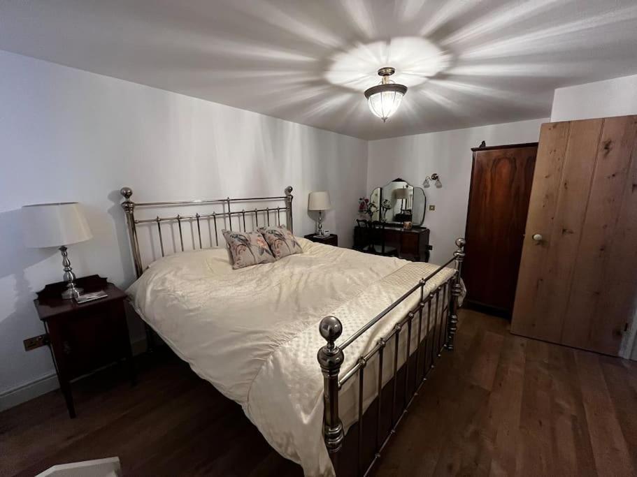 Byre - Farm Cottage On 9 Acre Equestrian Small Holding Salisbury Eksteriør bilde