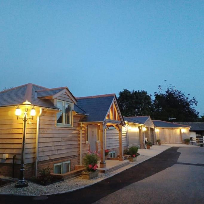 Byre - Farm Cottage On 9 Acre Equestrian Small Holding Salisbury Eksteriør bilde